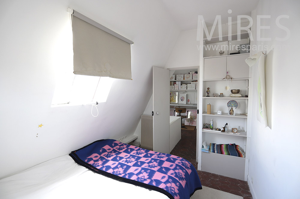 Chambre et bureau séparé. C0207 Mires Paris