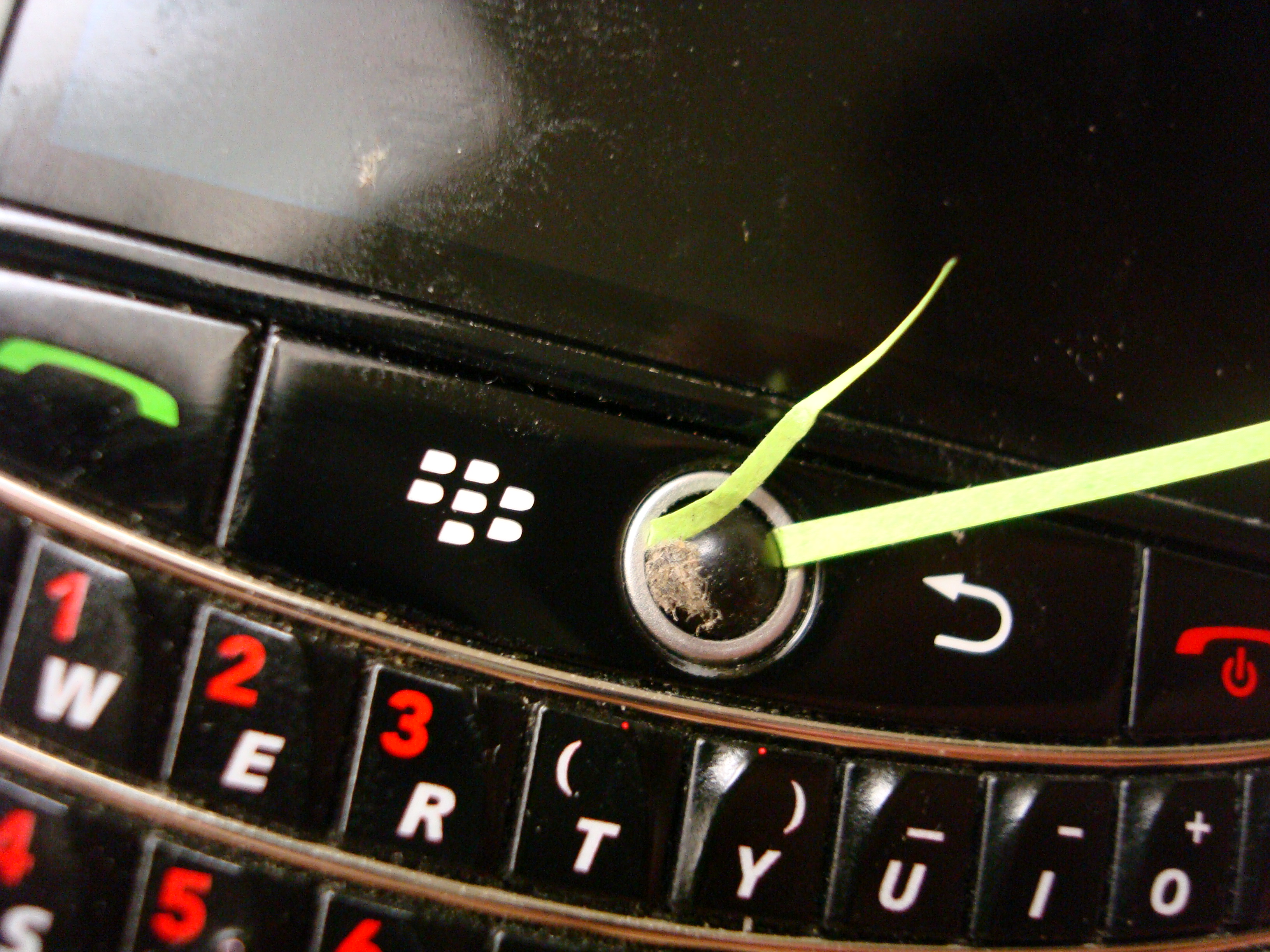 Cleaning the Blackberry trackball IT by Mitch