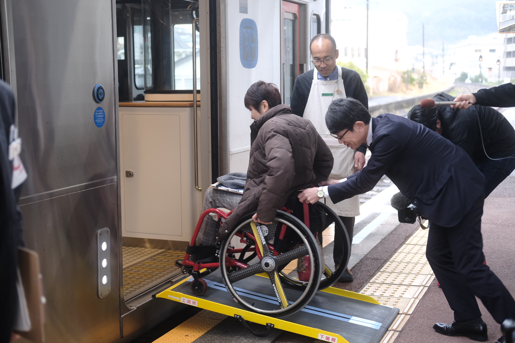 バリアフリー:社会福祉法人ながよ光彩会 「無人駅における社会福祉法人の乗降介助業務等の受託を契機とした、心のバリアフリー推進活動とまちづくり