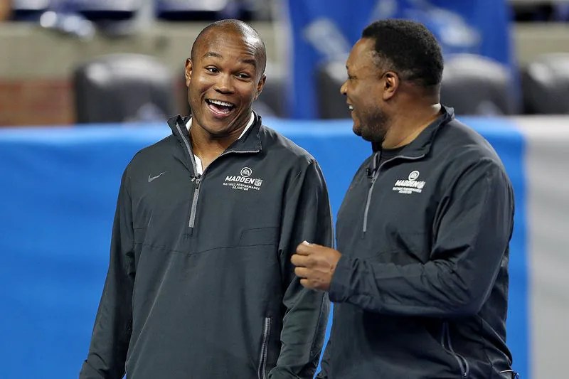 Barry Sanders working with son as Madden ratings adjuster during Lions(021)