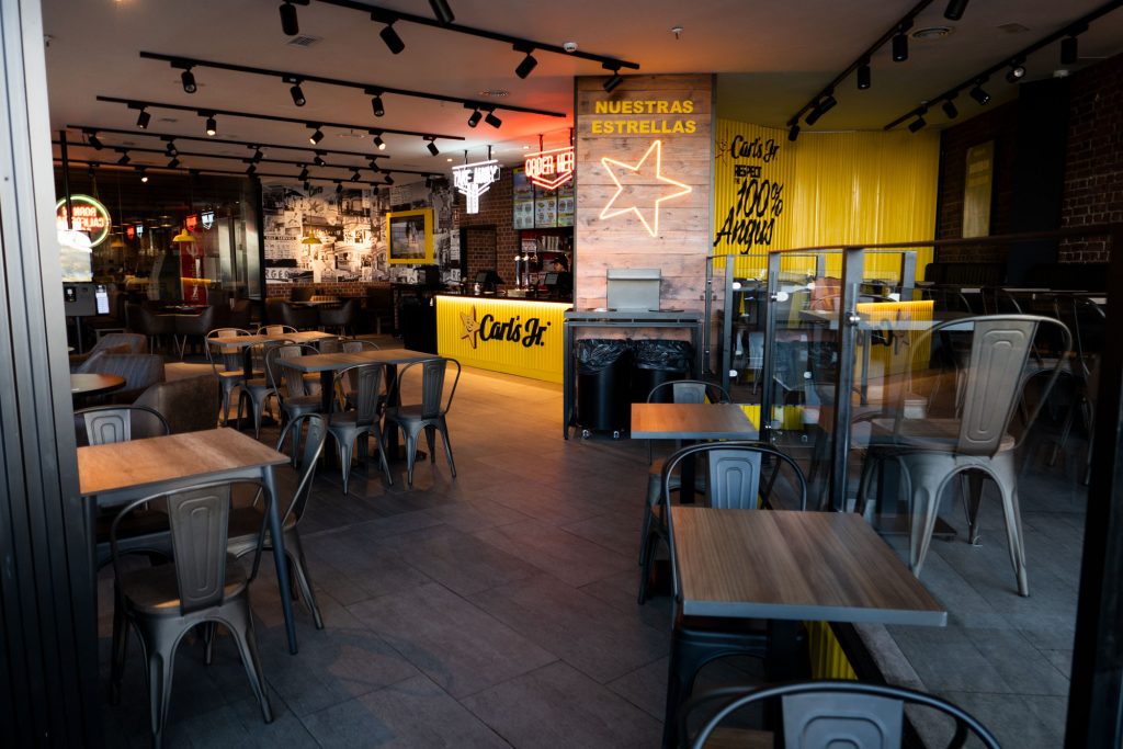 Inaugurado un nuevo Carl´s Junior en Zaragoza. MOBEQUIPA
