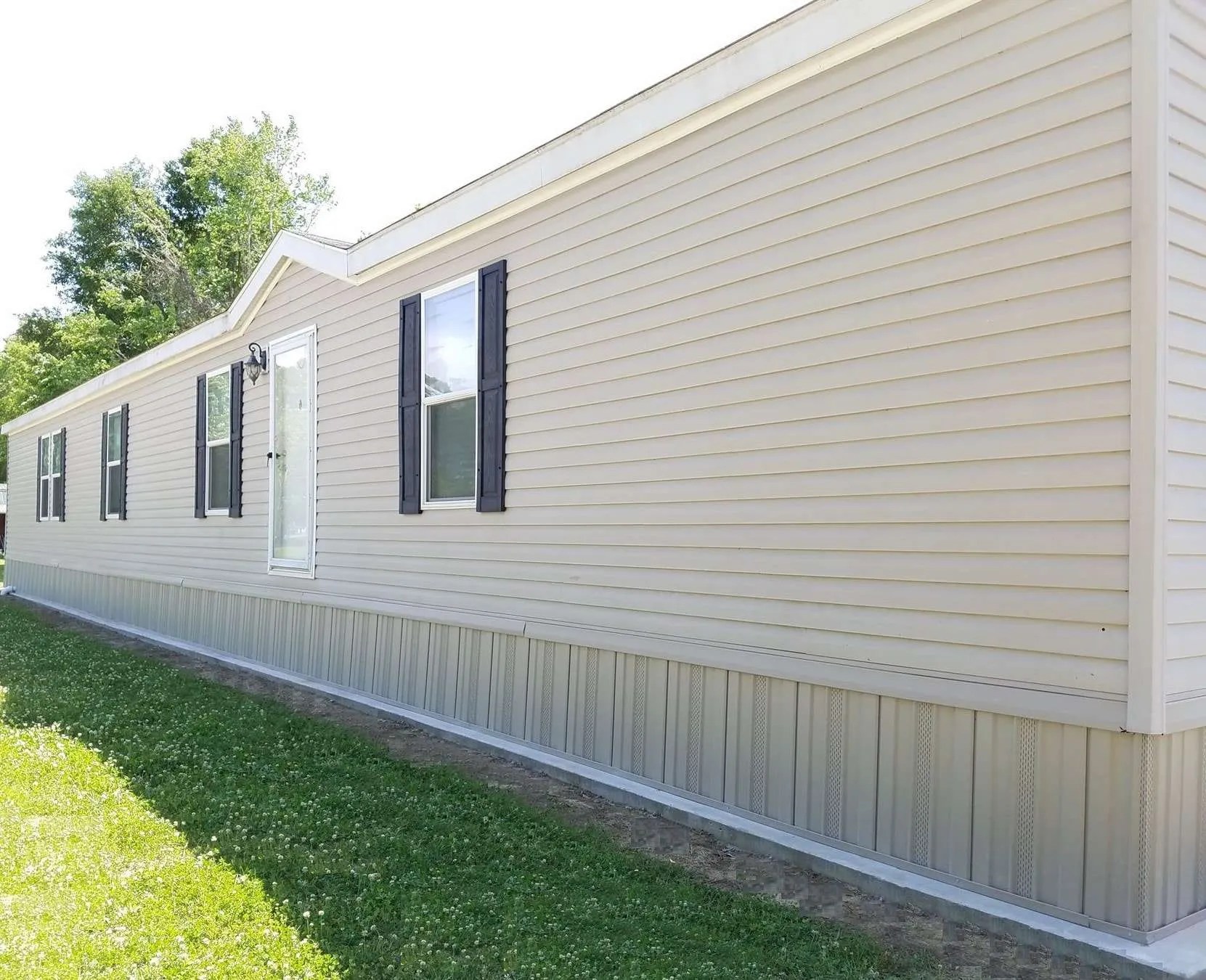 How to Install Skirting on a Mobile Home [Step by Step] US Mobile