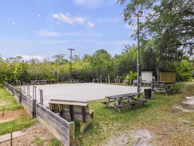 Horseshoe Cove RV Resort Homes for Sale in Bradenton FL