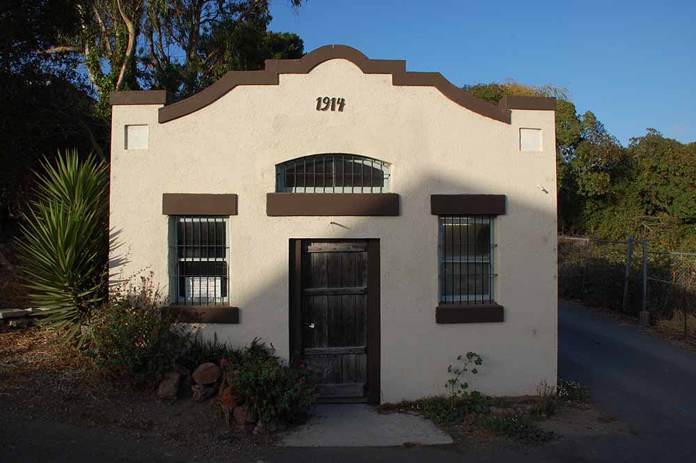 Davenport History Whaling, Cement, and Immigrants Mobile Ranger