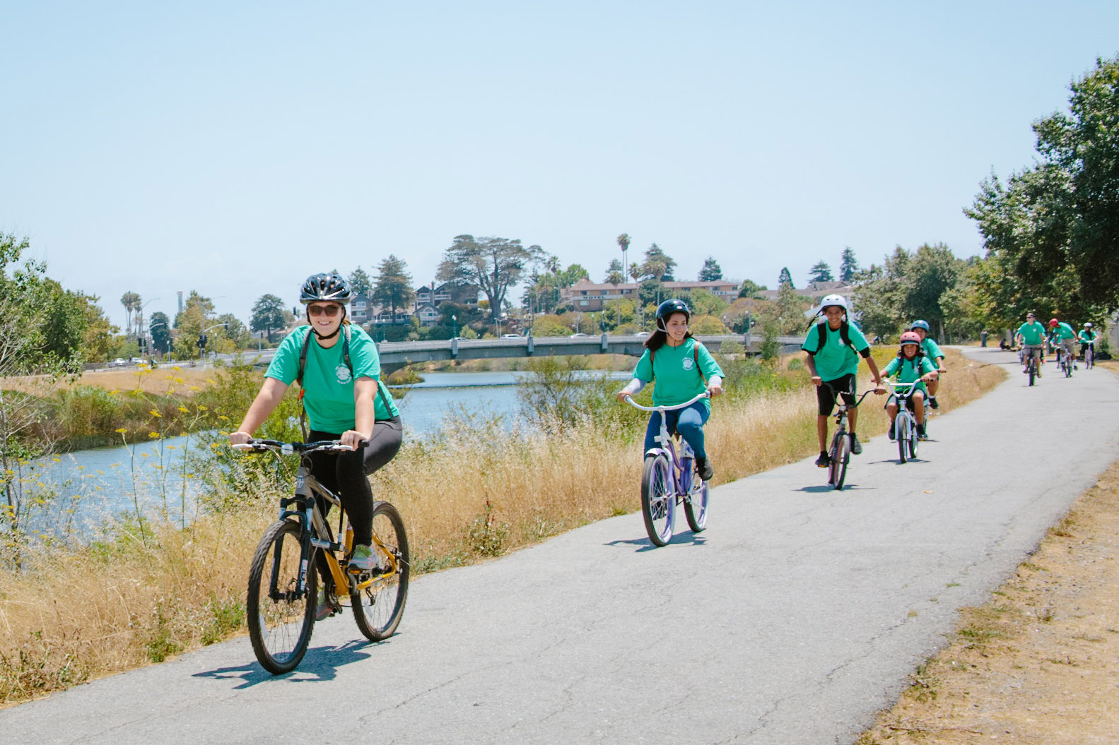 Bridging the Gap Between River and Community The Pedestrian Bridge Mobile Ranger