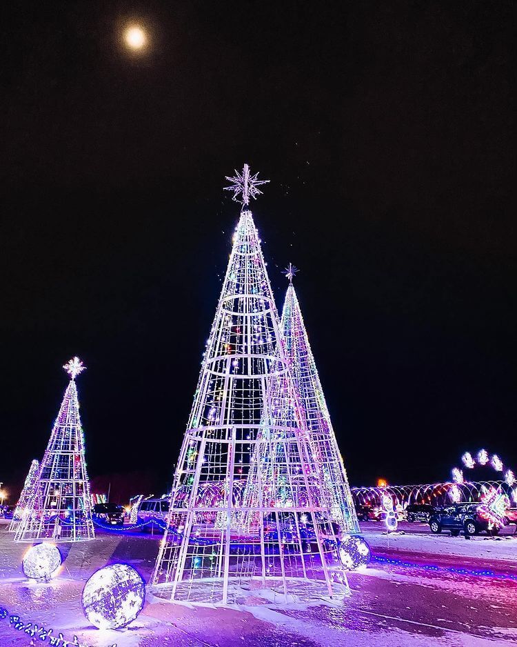 Drive Thru Holiday Light Displays Around the Country MobilityWorks