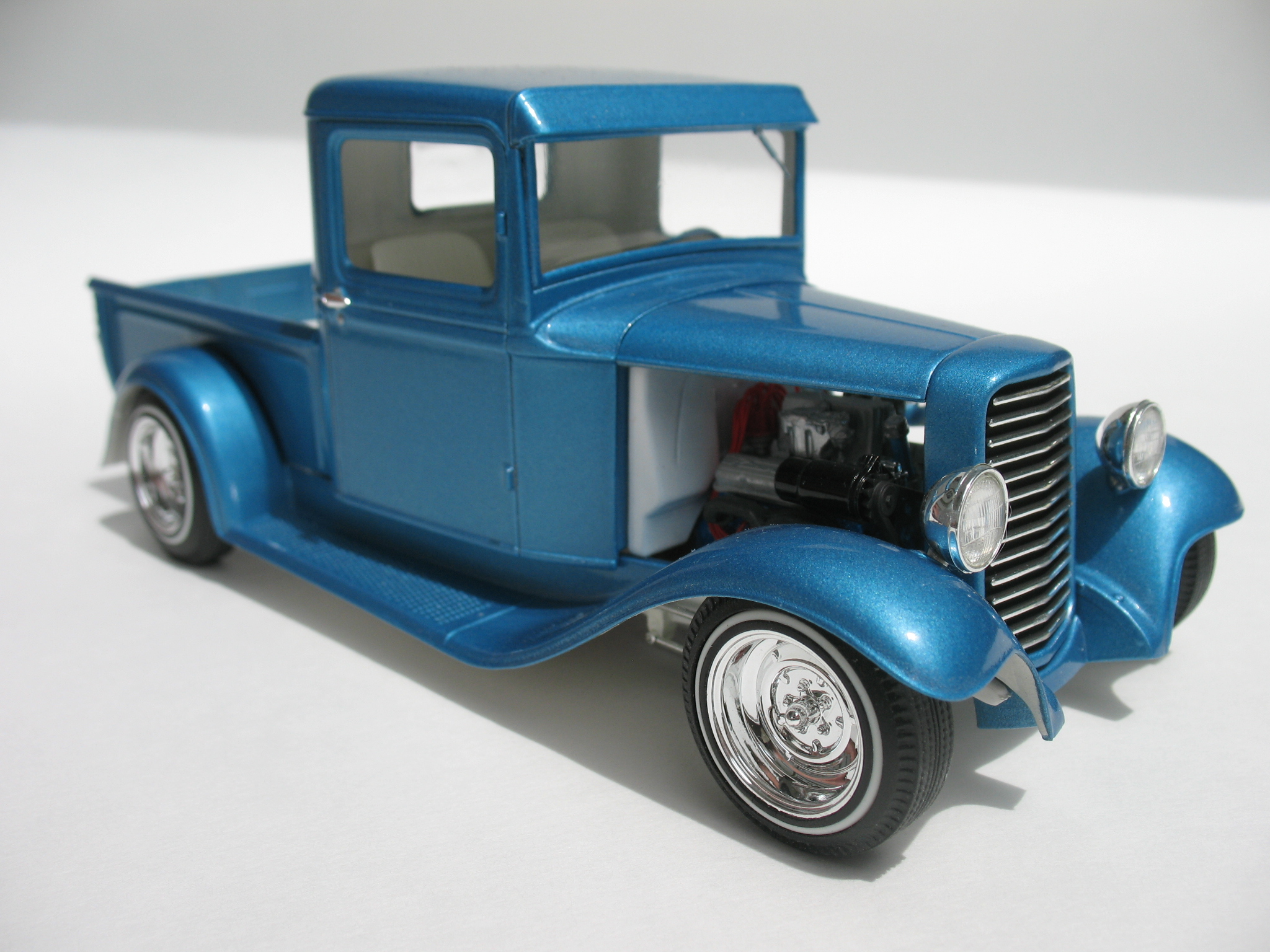 Traditional AMT '34 Ford Pickup Model Trucks Pickups, Vans, SUVs