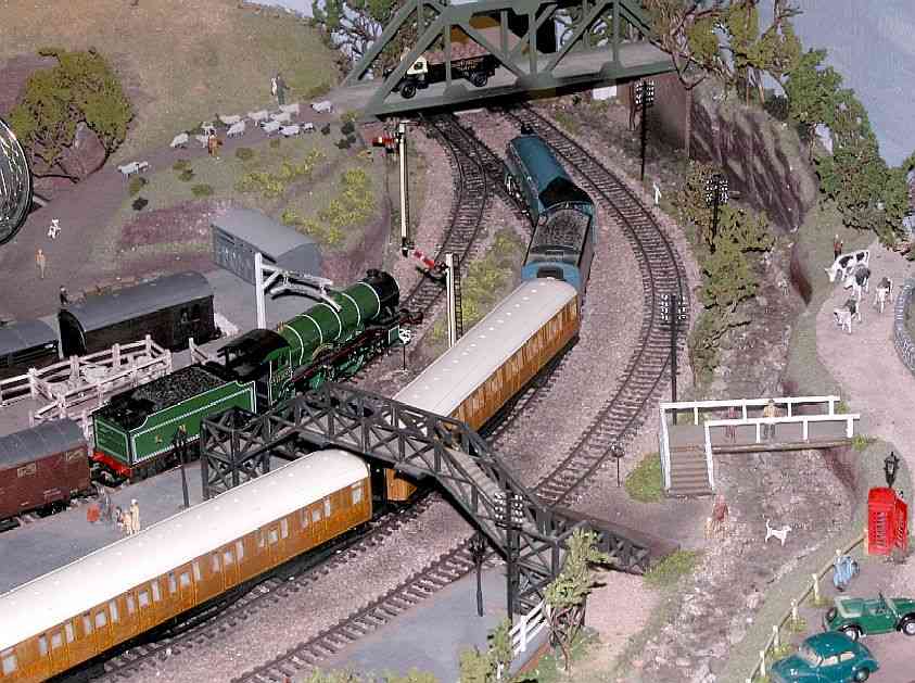 Innovative OO Scale Model Train Layout