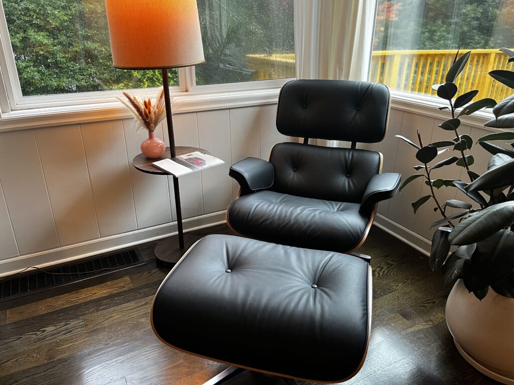 Eames Lounge Chair Replica The Iconic Chair Review Modern Dens