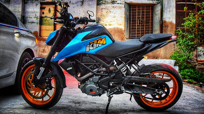 Modifications on the ktm duke 390 / 200 are in the plenty. 2017 KTM Duke 390 Custom Blue Wrap (modified) -first one ...