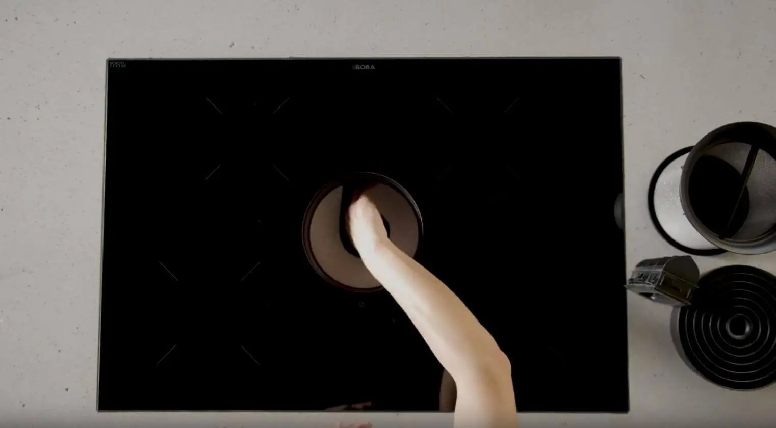 BORA Pure Filterwechsel leichtgemacht Möbel Spanrad