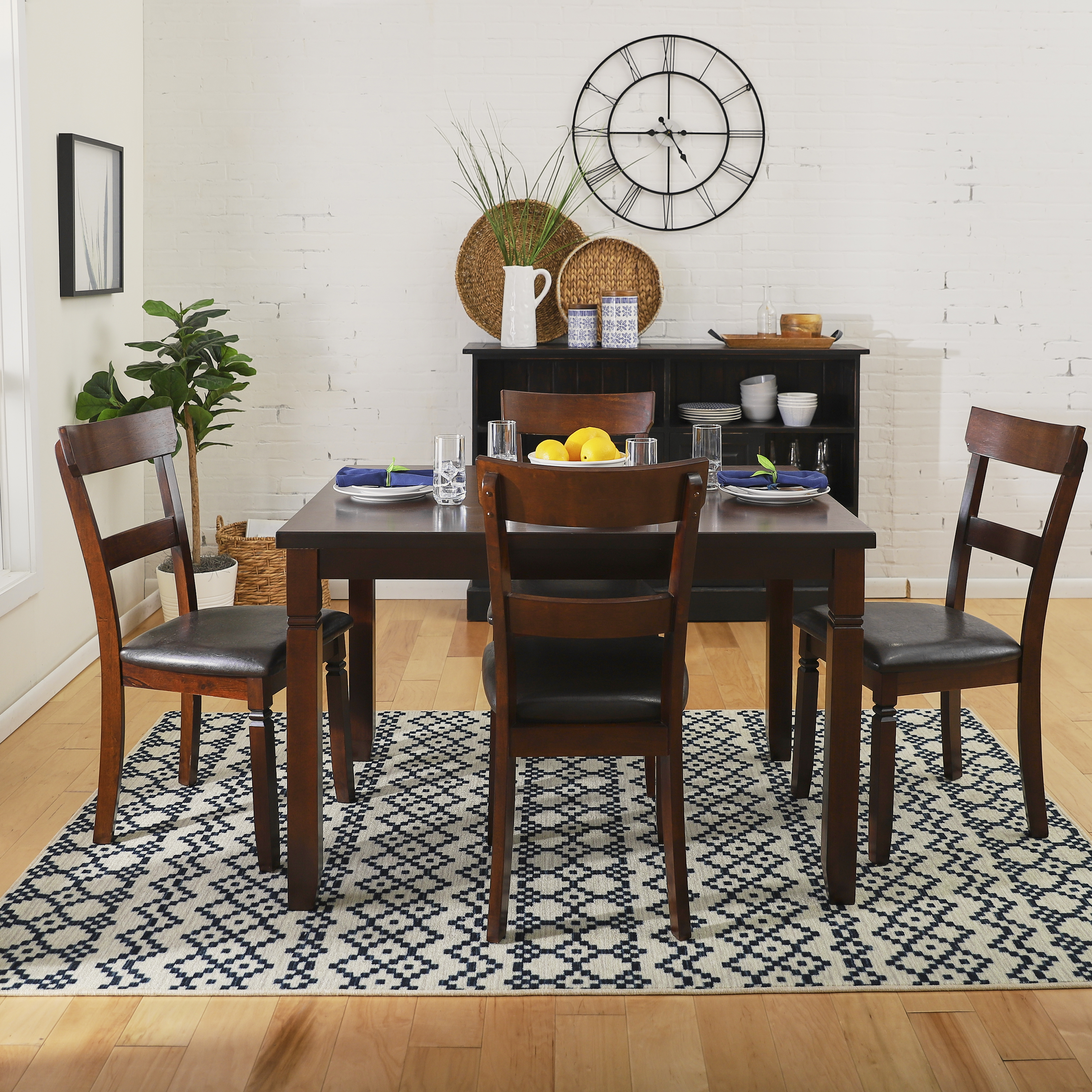 How Big Should A Rug Be Underneath Dining Room Table Rug Images For You