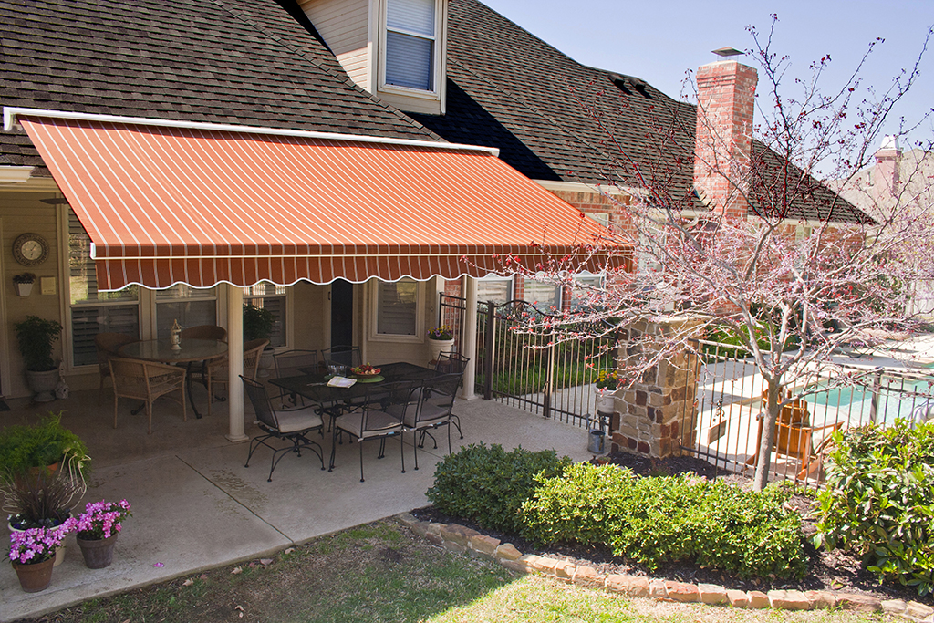 Are Retractable Awnings Worth It? Mom Does Reviews