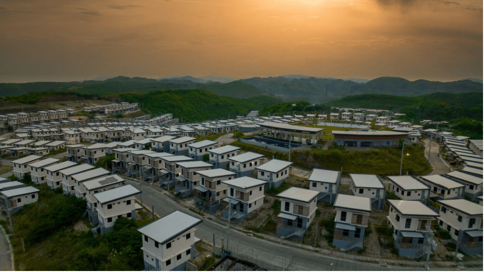 Amoa is Awarded Best Housing Development in Visayas by PropertyGuru at