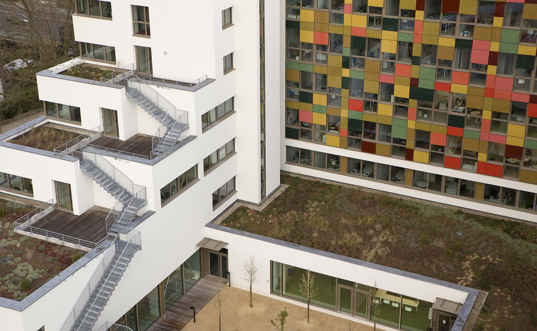 Mongiello & Plisson Siège de C.U.S. Habitat et d'Habitation Moderne