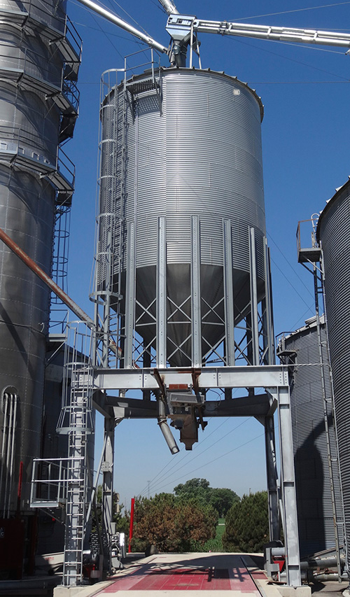 Grain loadout / receiving setup.