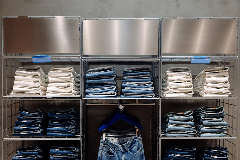 Calvin Klein Jeans a inaugurat primul magazin din afara Bucureștiului, în Iulius Mall Cluj (P)
