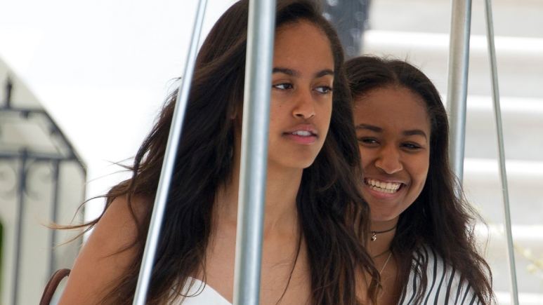 Sasha Obama and sister Malia