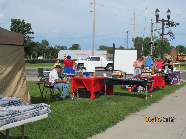 2023 Montevideo Craft and Vendor, Antique and Collectibles Sale