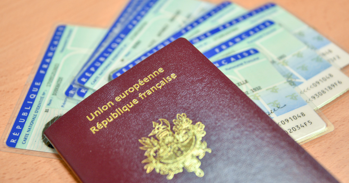 Créez votre propre montage photo carte d'identité sur pixiz. Carte D Identite Et Passeport Montgeron