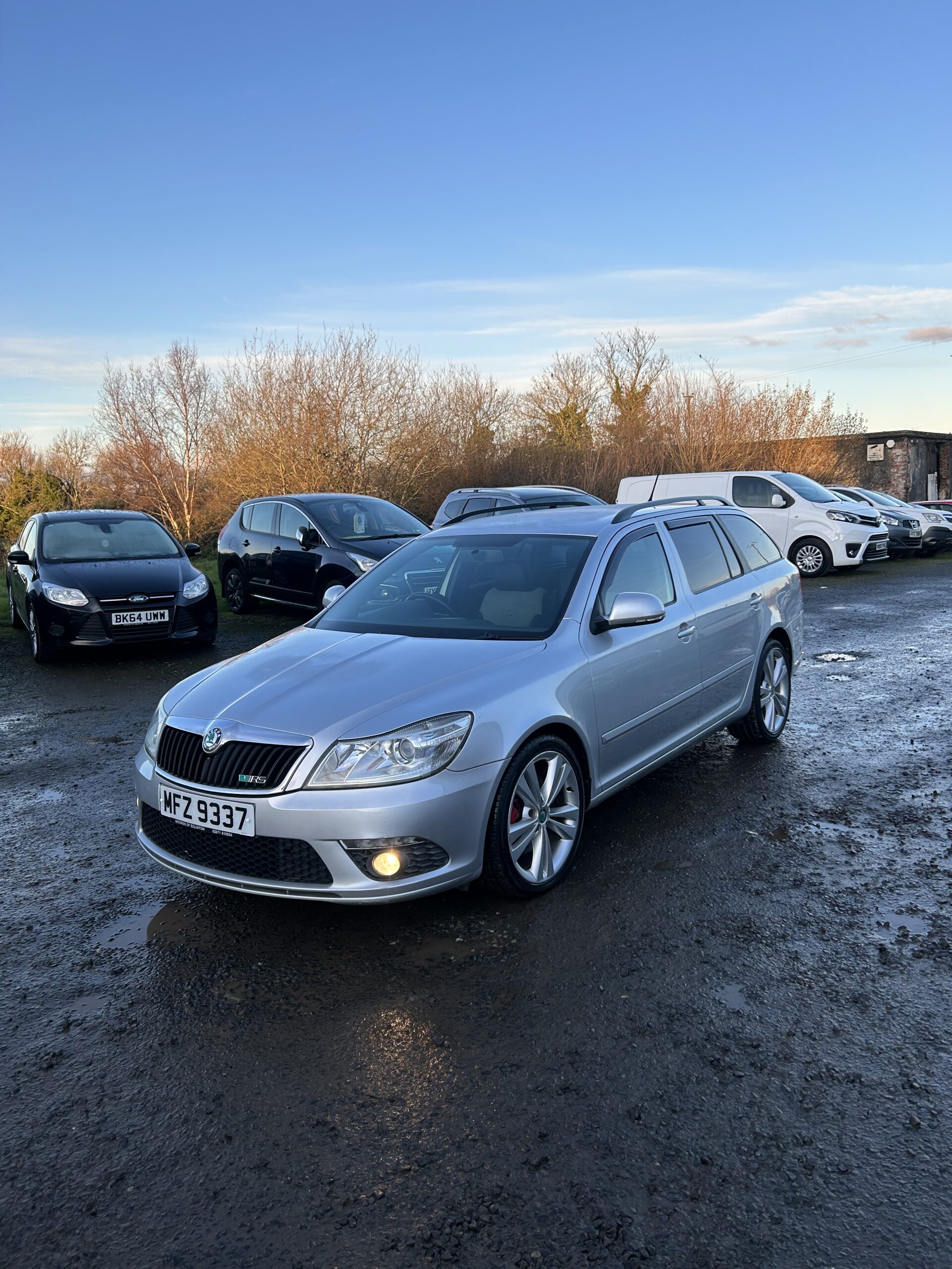 Showroom Moores Of Eglinton