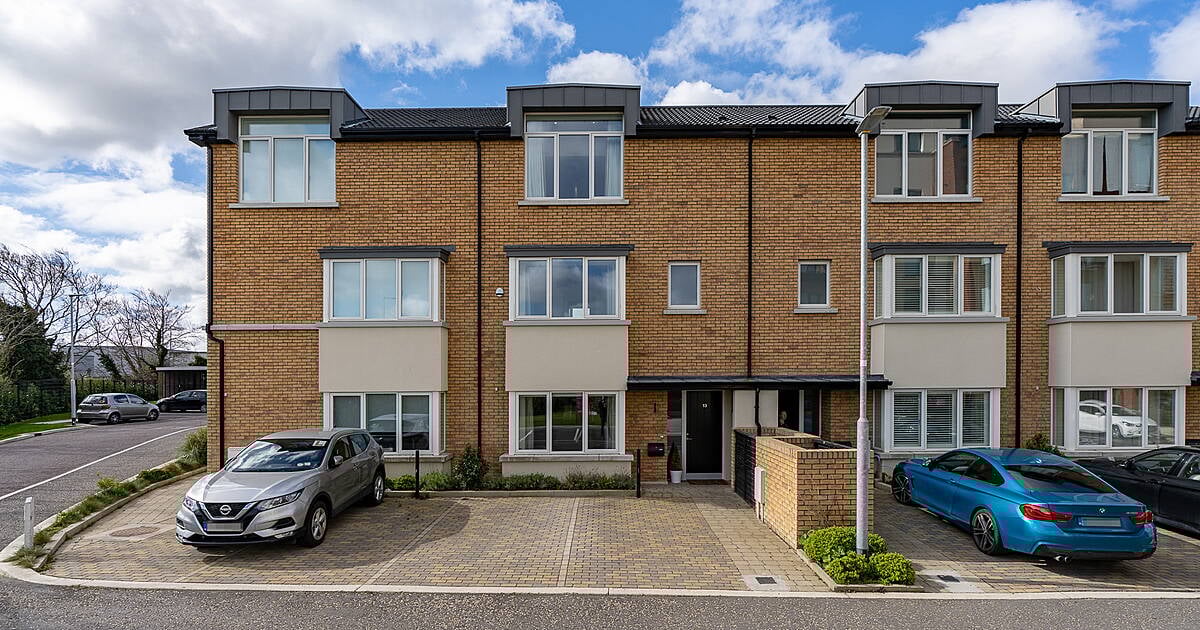 13 Larkfield Place, Clay Farm, Leopardstown, Dublin 18 House