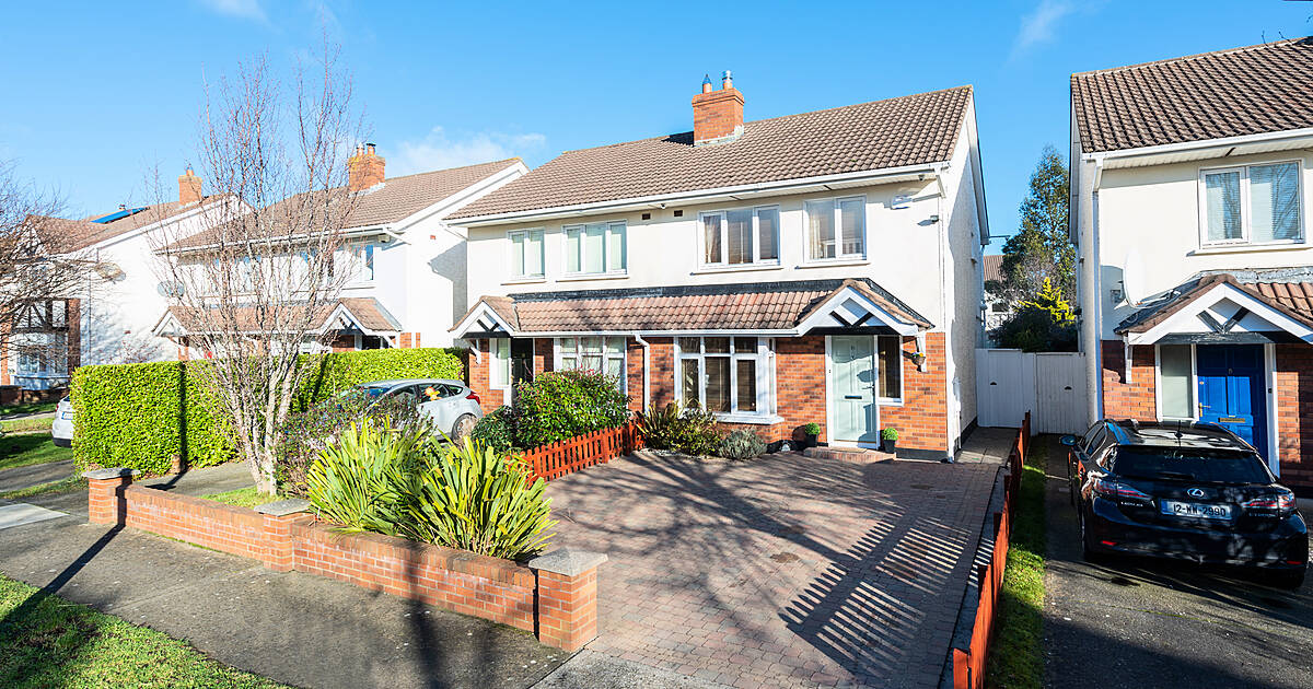 10 Glencairn Rise, The Gallops, Leopardstown, Dublin 18 House