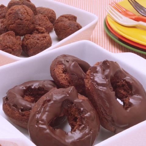 簡単！生チョコドーナツ レシピ・作り方 By パンダワンタン 【クックパッド】 簡単おいしいみんなのレシピが368万品 チョコレートドーナツ | レシピ | 森永乳業の乳でひろがる！アイデアレシピ | 森永乳業株式会社