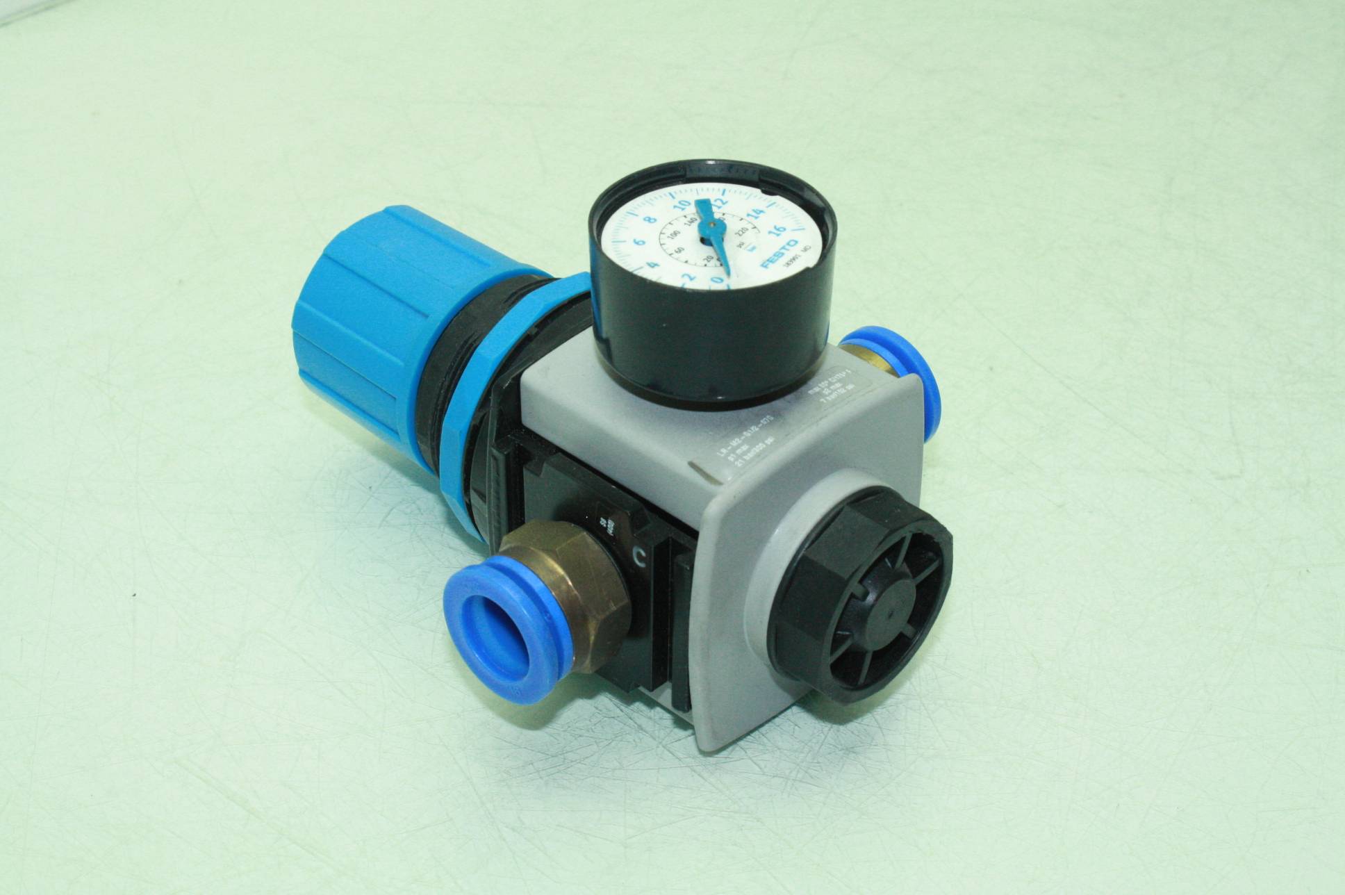 Festo LRM2G1/207G Pneumatic Pressure Regulator 1/2" BSP with 0105