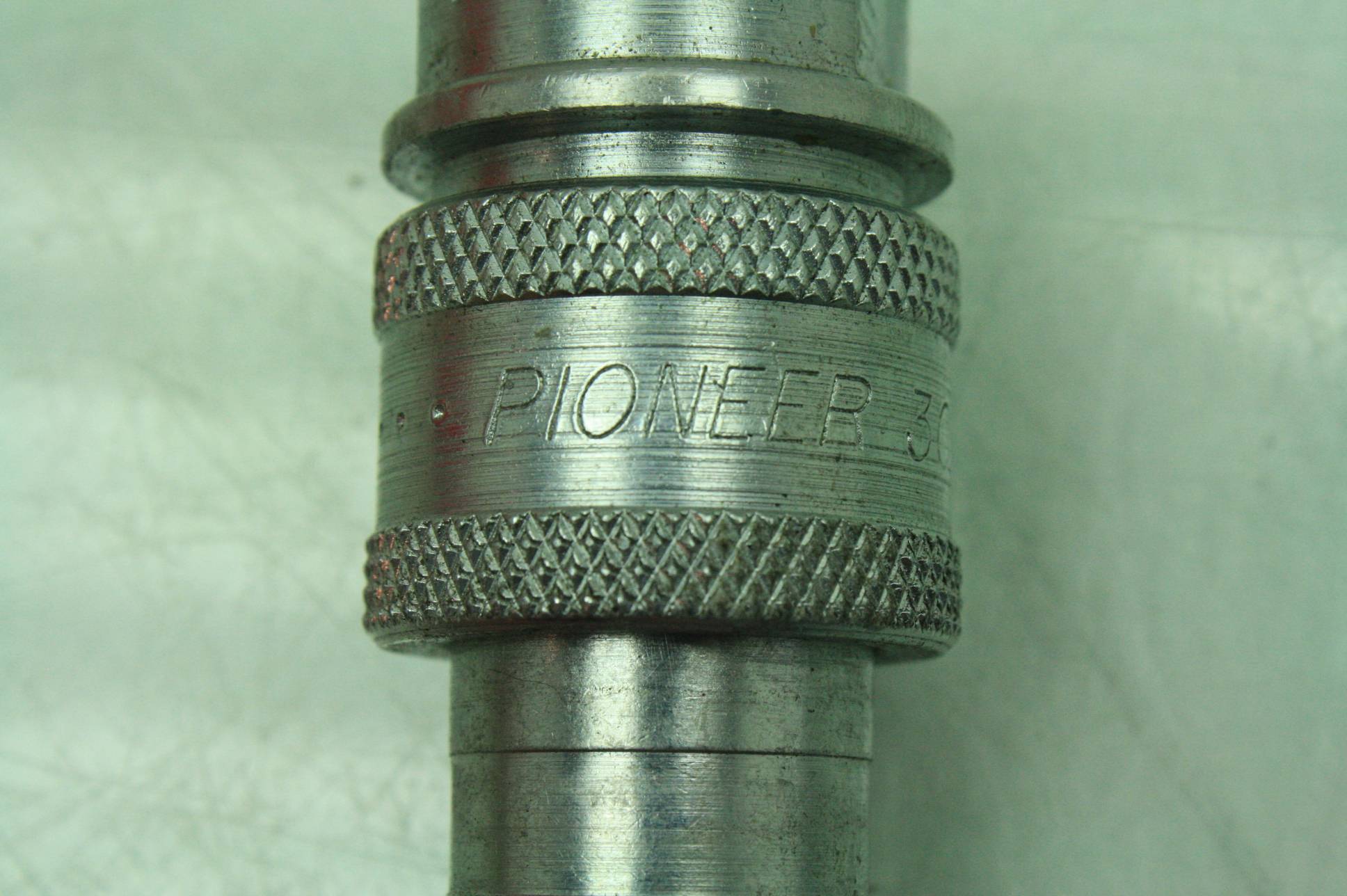 Lot of 11 Parker / Pioneer Hydraulic Quick Attach Fittings Female