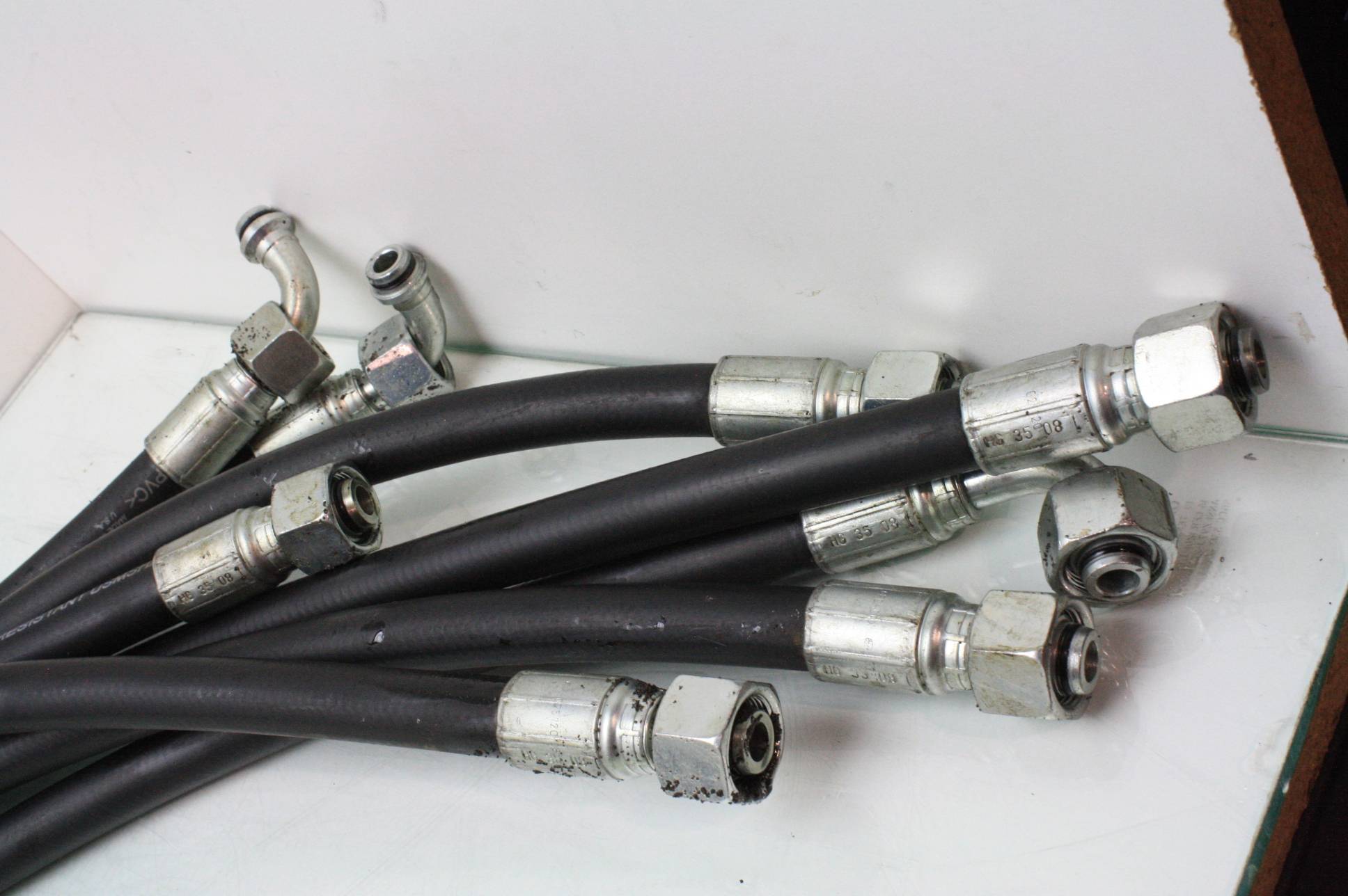 Lot of Eight 1/2" / 5000 PSI Gates 48" Hydraulic Hoses DKO Swivel Heavy