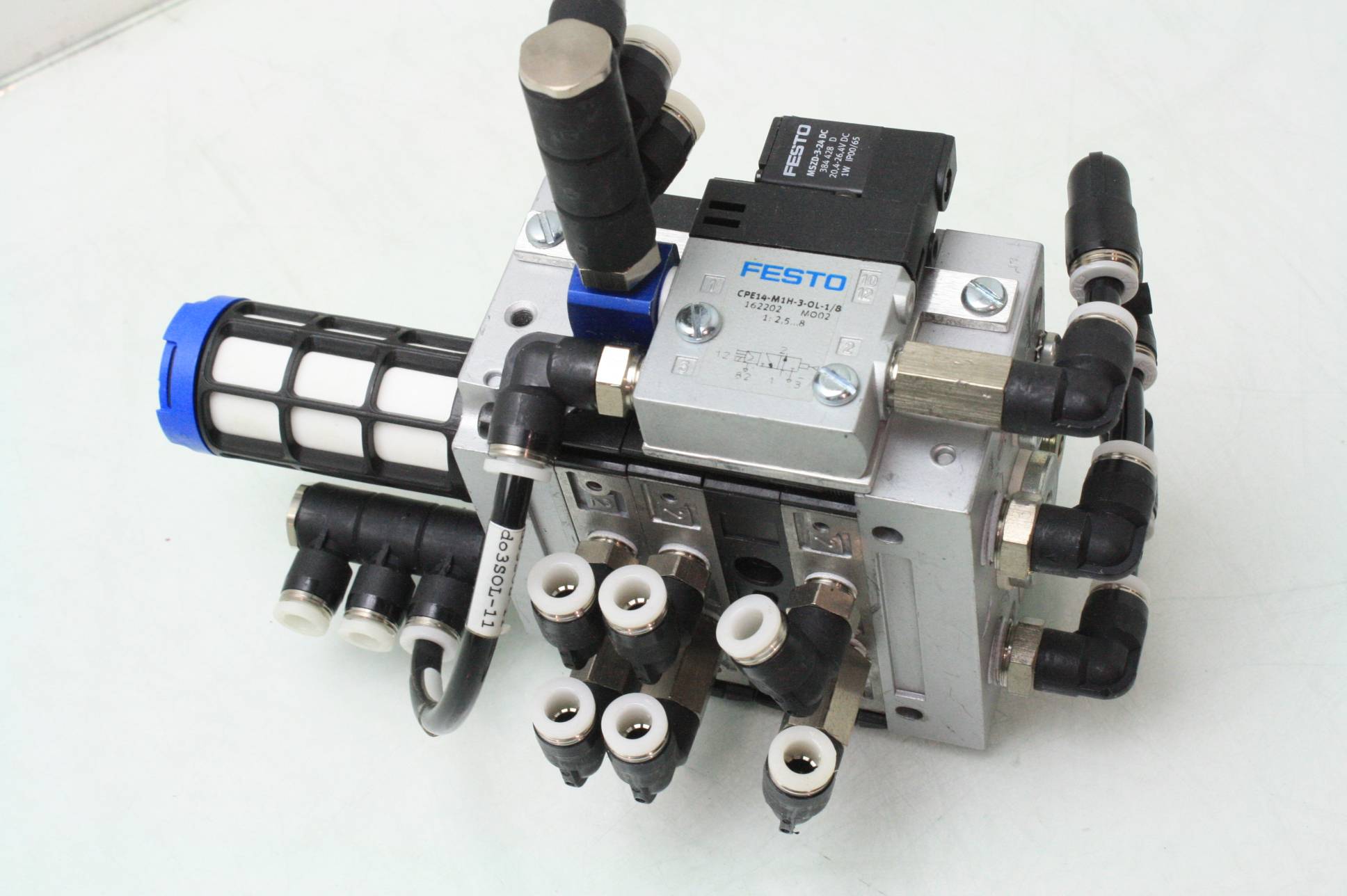 Festo CPV14VI Pneumatic Solenoid Valve Manifold CPE14M1H3OL1/8