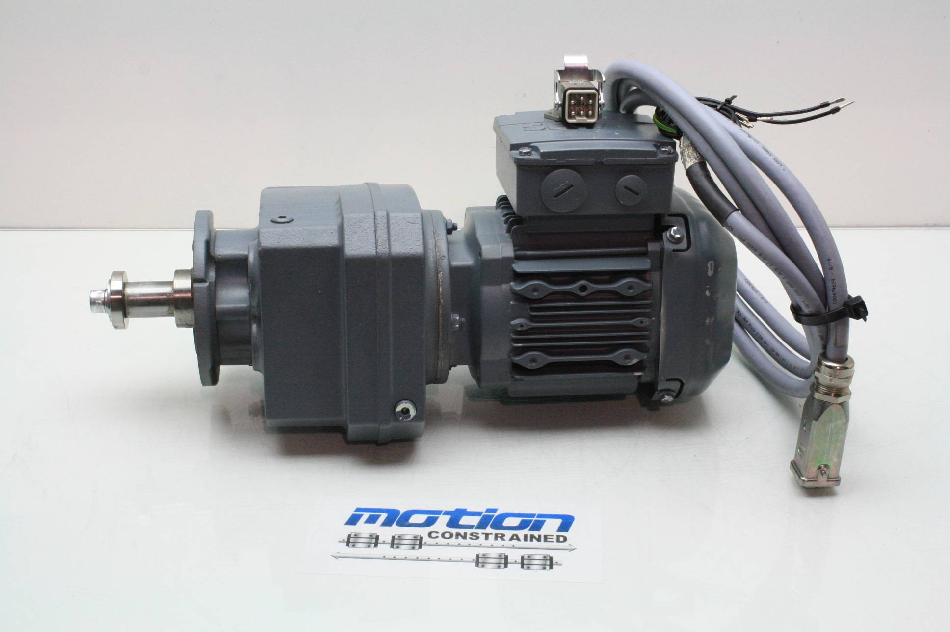 SewEurodrive RF37DRS71S4 Inverter Duty Helical Gear Motor 25 RPM / 1/2 HP eBay