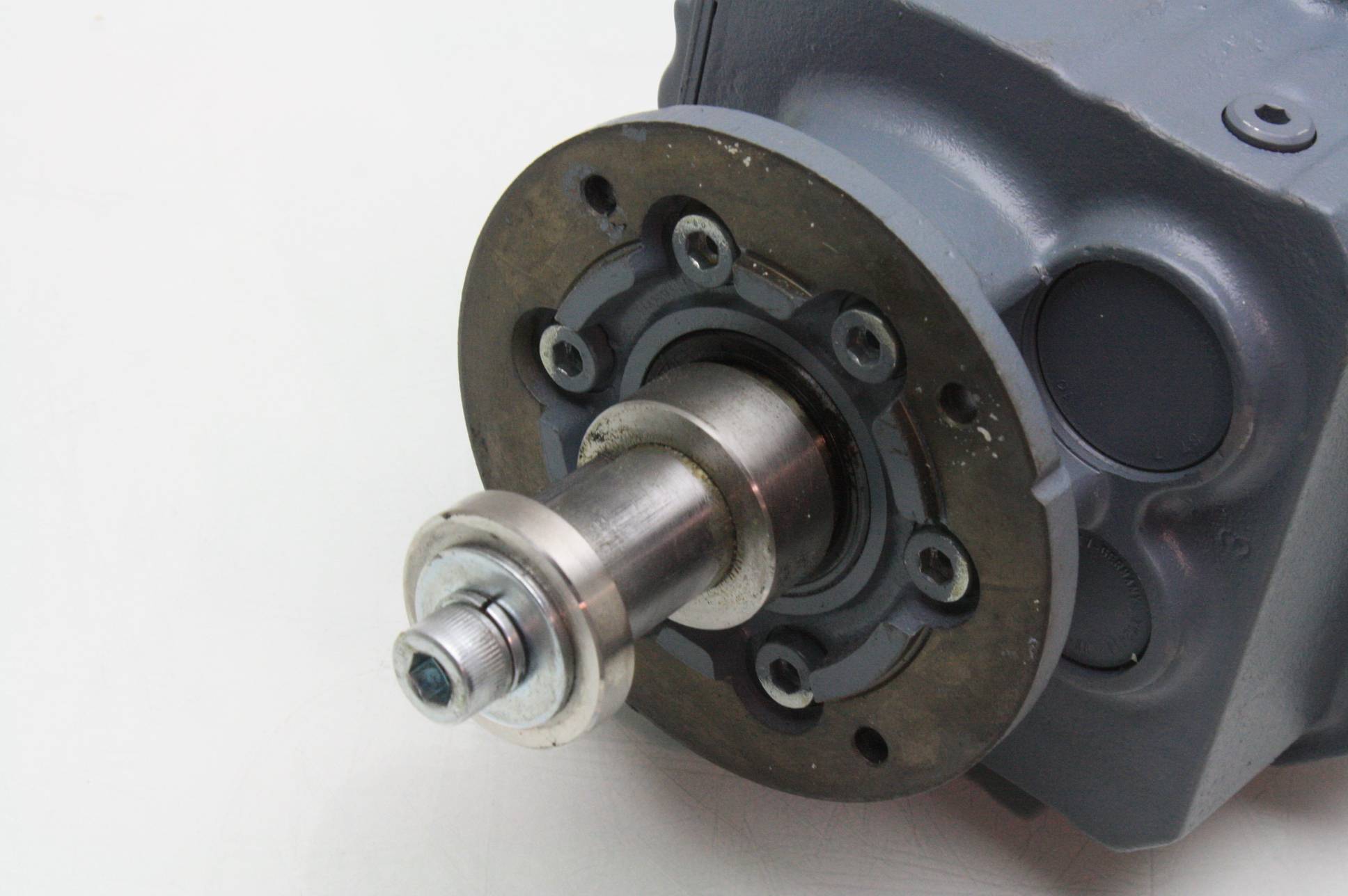 SewEurodrive RF37DRS71S4 Inverter Duty Helical Gear Motor 25 RPM / 1/2 HP eBay