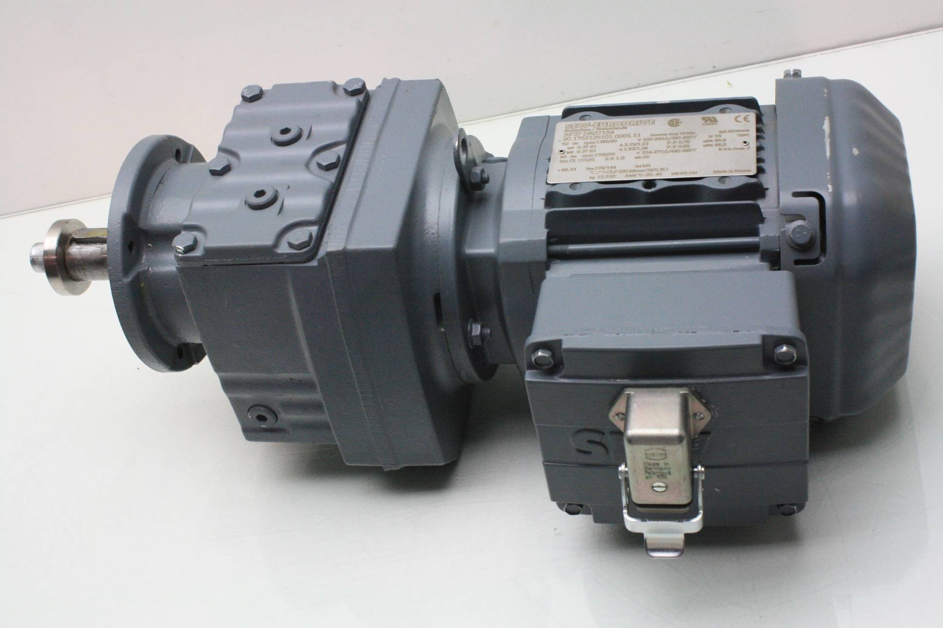 SewEurodrive RF37DRS71S4 Inverter Duty Helical Gear Motor 25 RPM / 1/