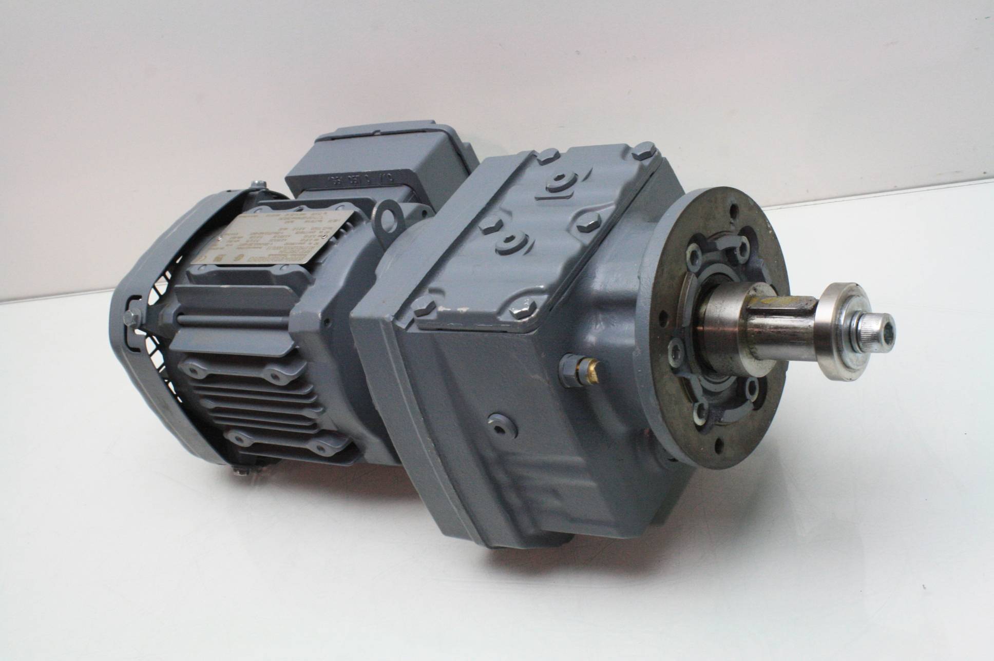 SewEurodrive RF37DRS71S4 Inverter Duty Helical Gear Motor 25 RPM / 1/2 HP eBay