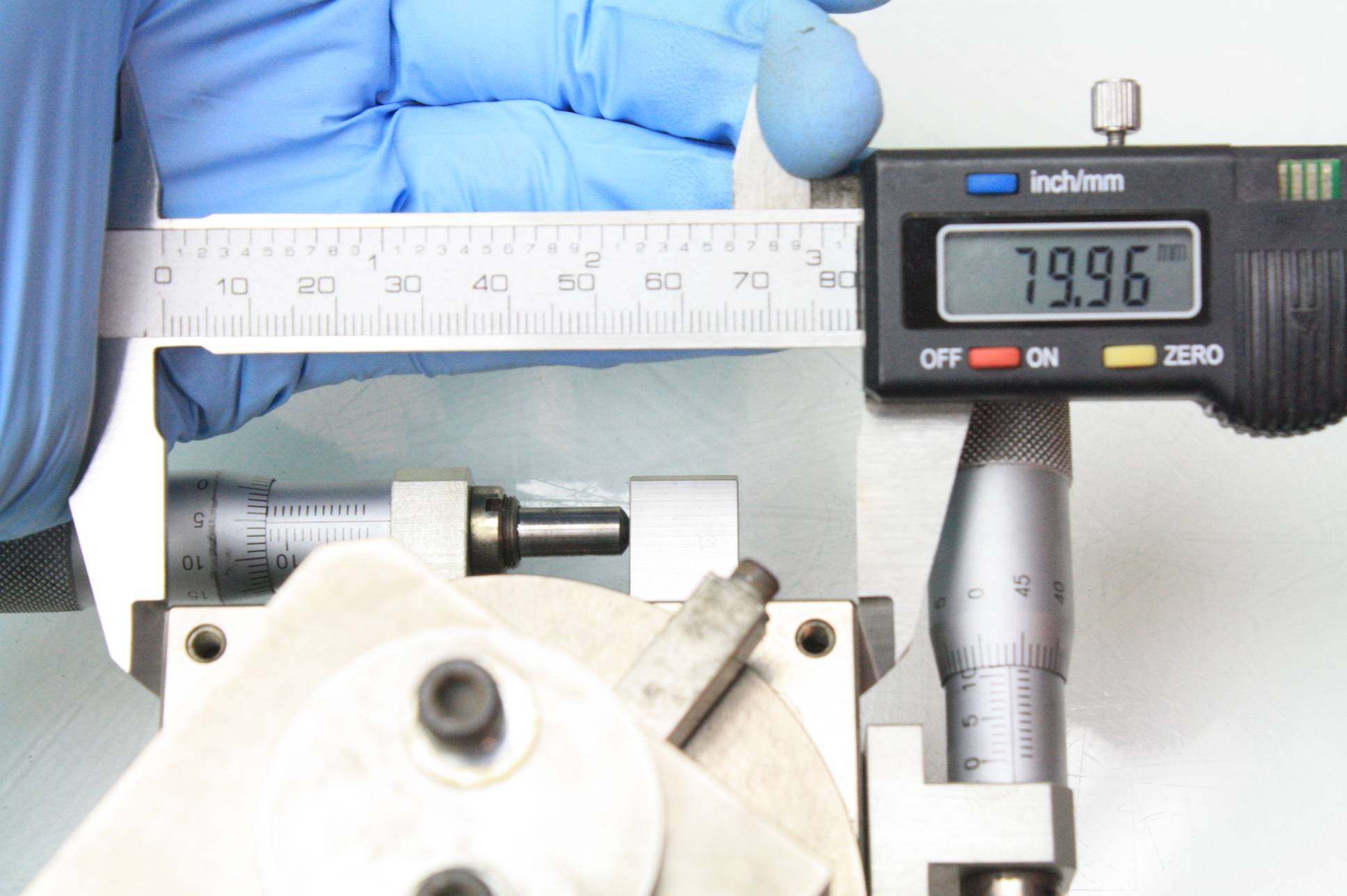 Misumi XYSG80 Precision Ground Steel Micrometer Driven XY Optical