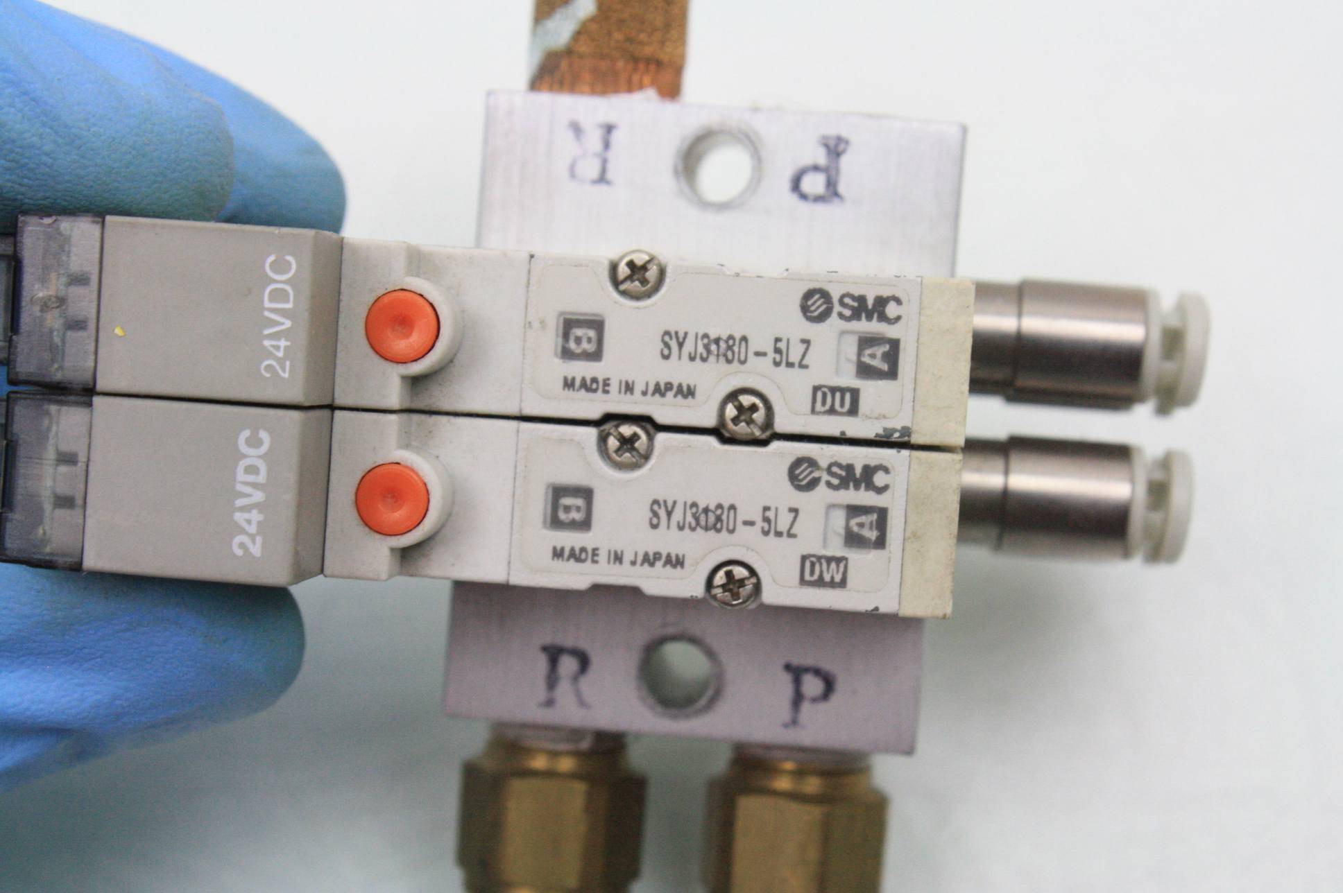 SMC Pneumatic Manifold Valve with (Qty 2) SYJ31805LZ Solenoid Valves eBay