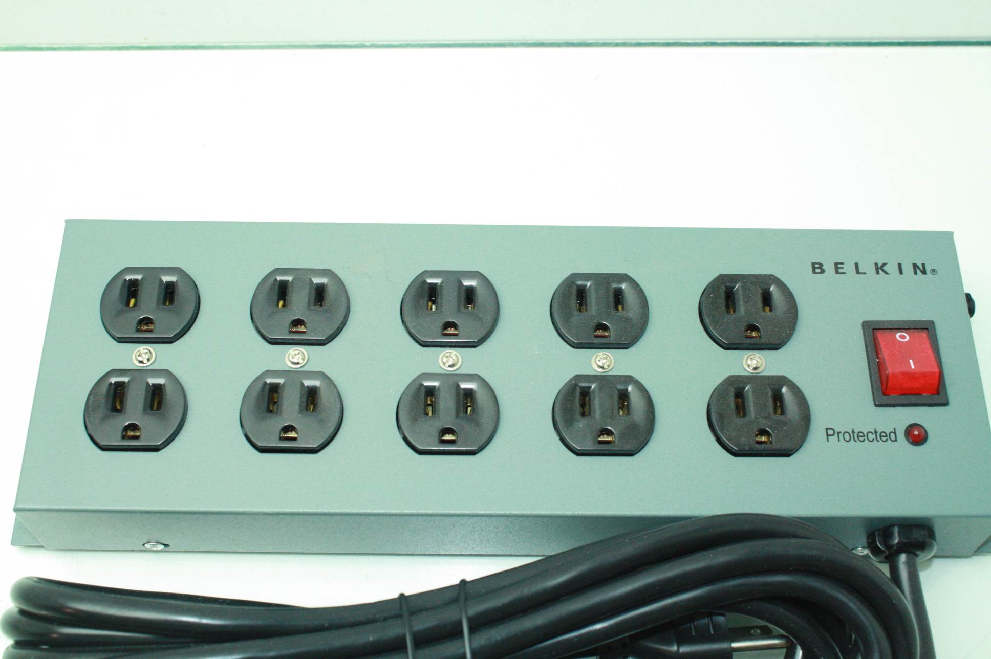 New Belkin 10 Outlet Industrial Surge Protector F9D100015 Power Strip eBay
