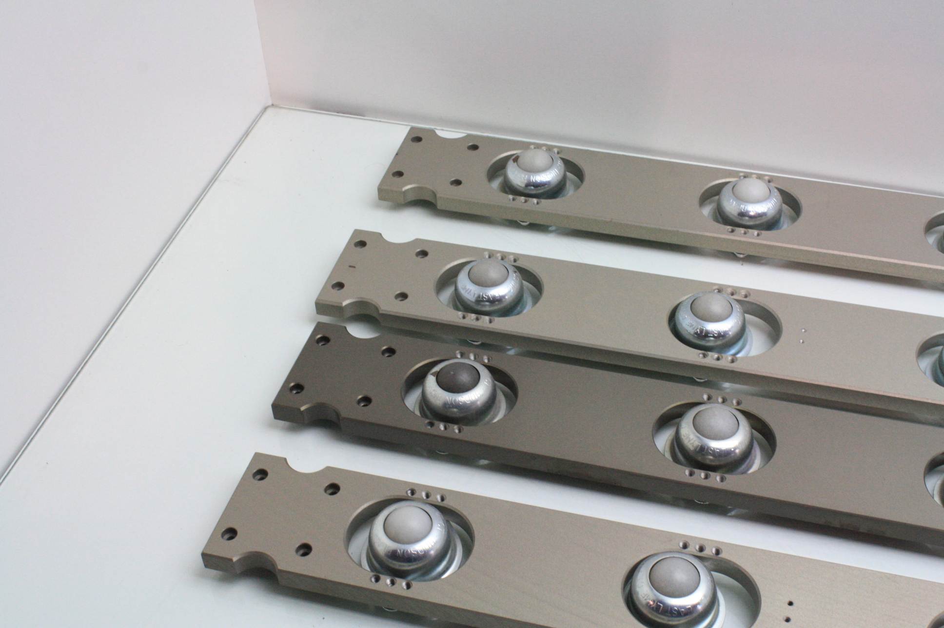 44 Hudson Ball Transfer Conveyor Bearings on Aluminum Mounting Rails eBay