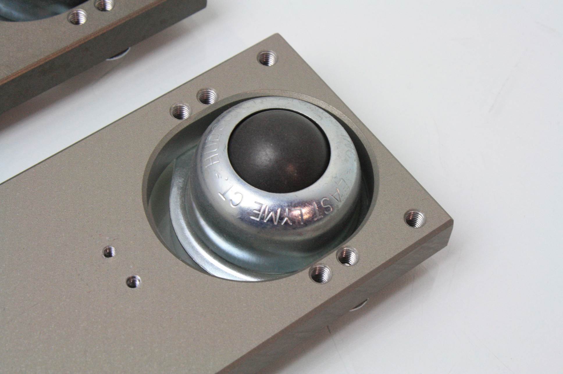 44 Hudson Ball Transfer Conveyor Bearings on Aluminum Mounting Rails eBay