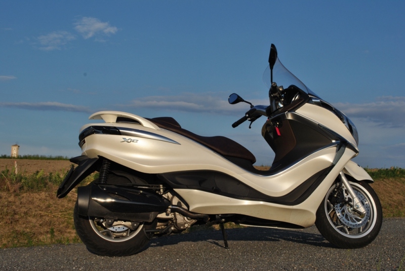 Test Piaggio X10 350 Executive pohodová jízda × Motoforum.cz