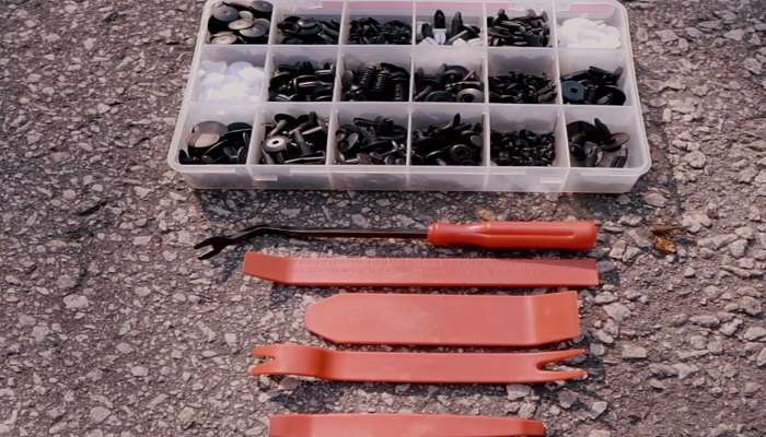 Are Brake Pad Retainer Clips Necessary? - Here's The Answer