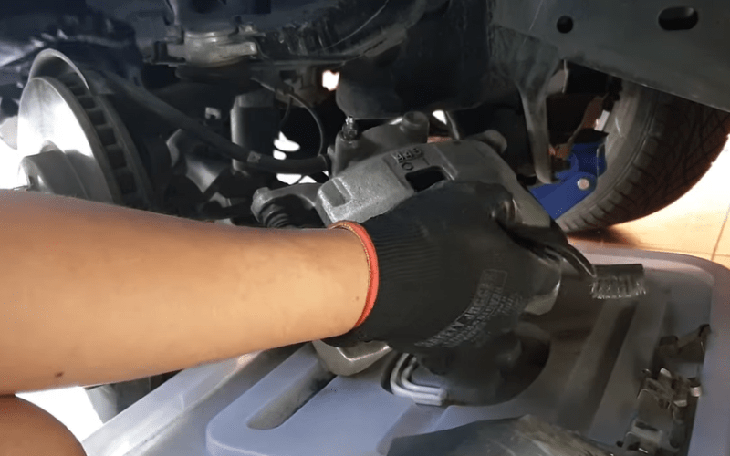 What Causes Grooves in Brake Rotors How To Prevent It?