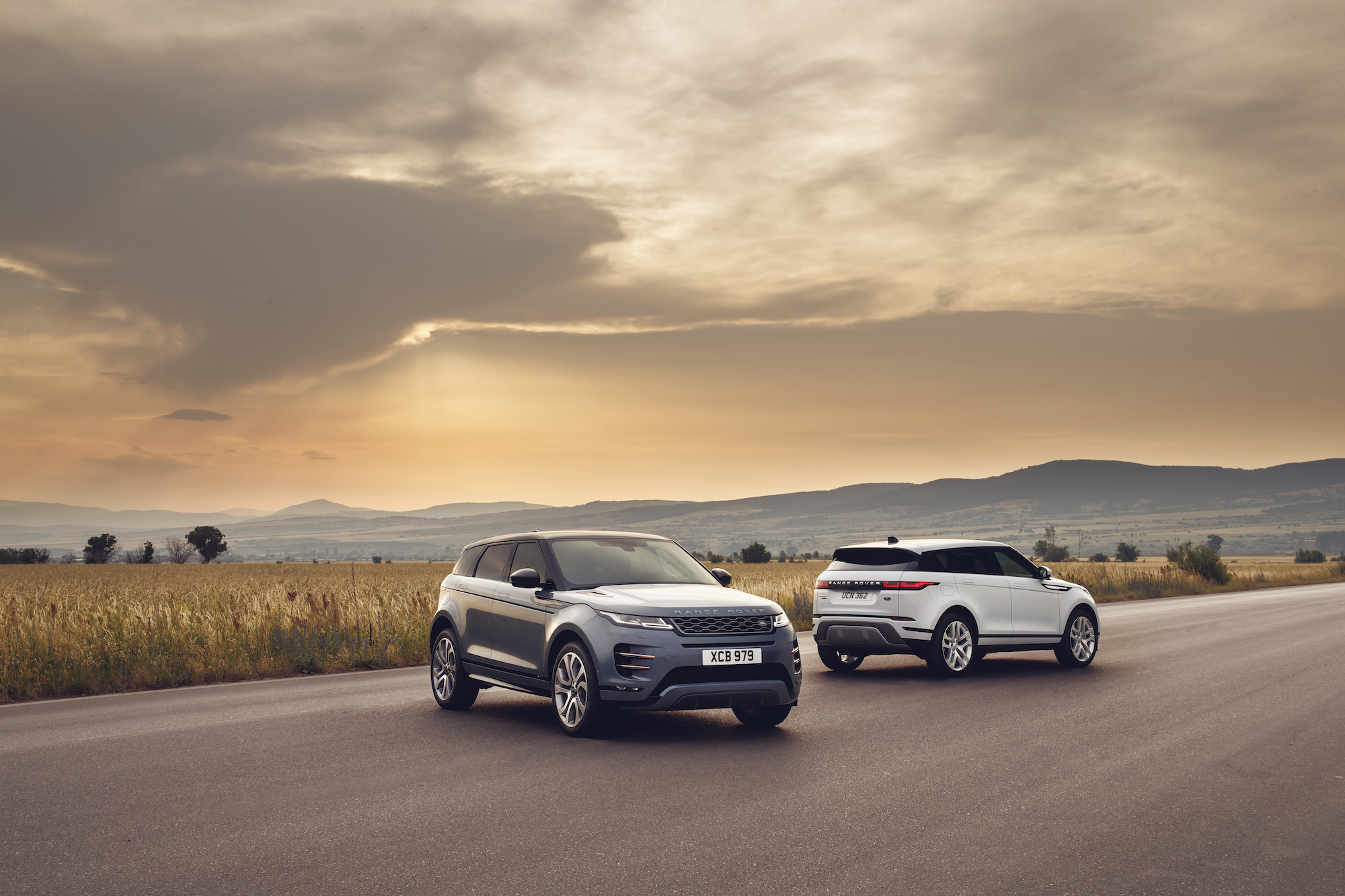 The Range Rover Velar and Range Rover Evoque Are Basically Neck and