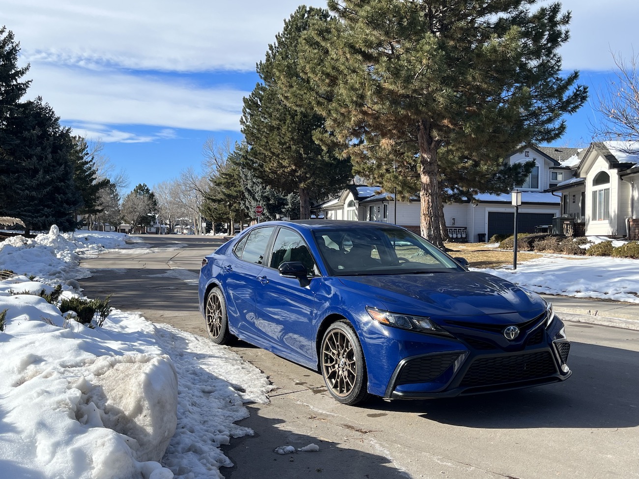 3 Reasons the 2023 Toyota Camry SE Hybrid Nightshade Is the Best Trim