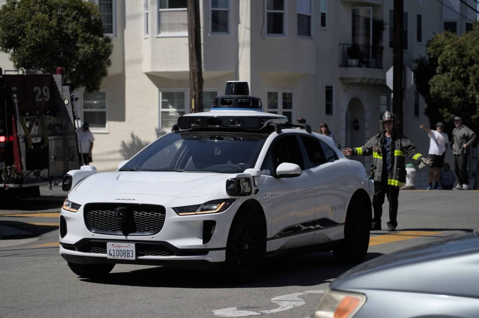 Watch a $100,000 self-driving car get stuck going in circles at a