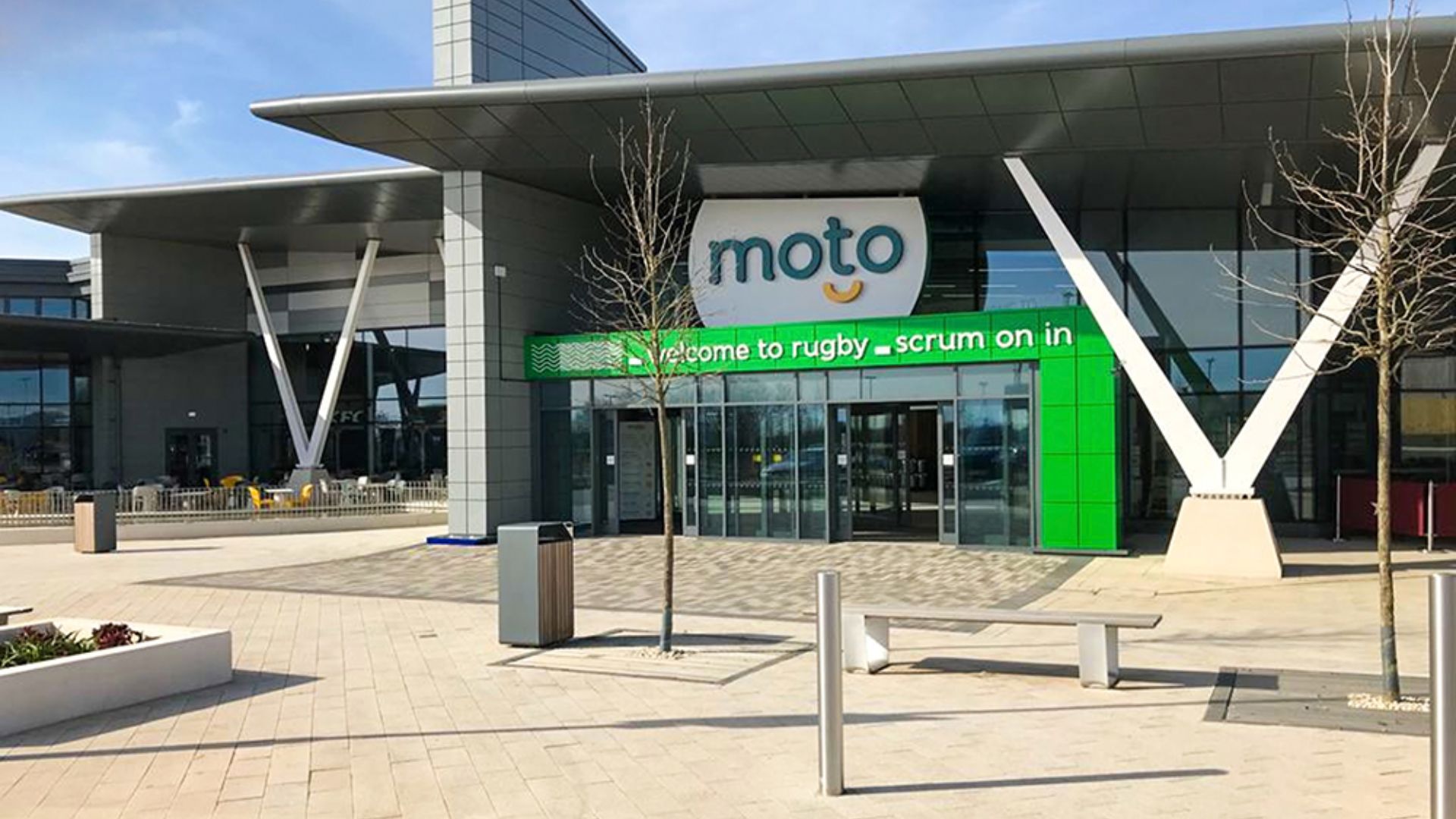 New Rugby motorway services opens with 24 EV charging points
