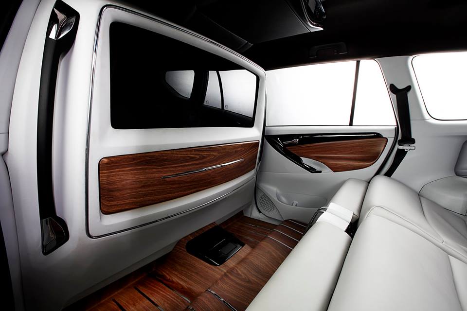 This Toyota Innova Crysta Lounge Will Make You Feel Like A King Video innova luxury interior