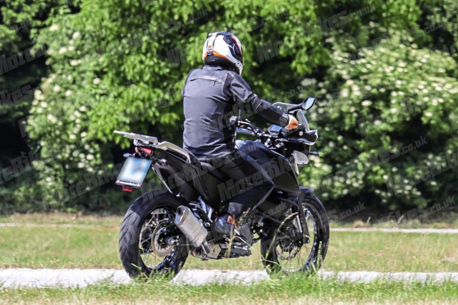 KTM 390 Adventure â€“ MoreBikes (2)